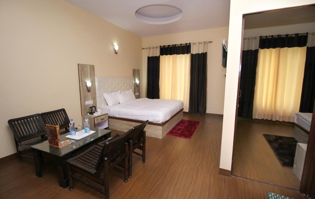 The Grand Welcome Hotel Shimla Bagian luar foto